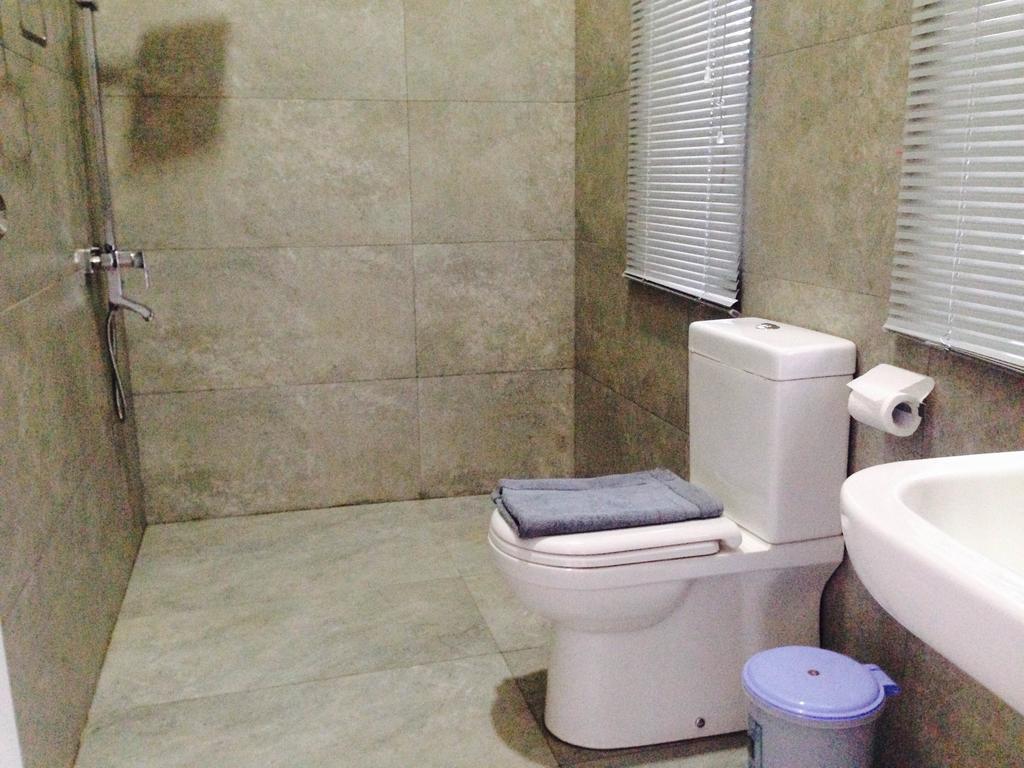 Bee View Home Stay Канди Экстерьер фото