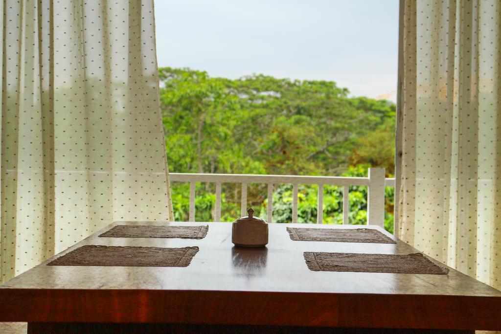 Bee View Home Stay Канди Экстерьер фото