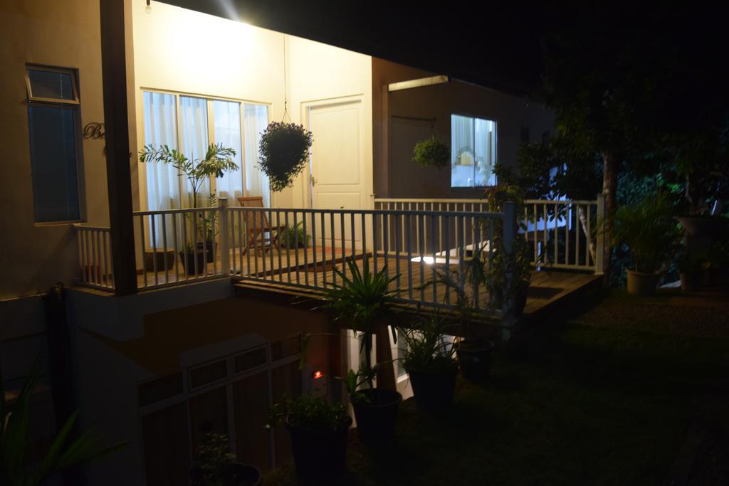Bee View Home Stay Канди Экстерьер фото