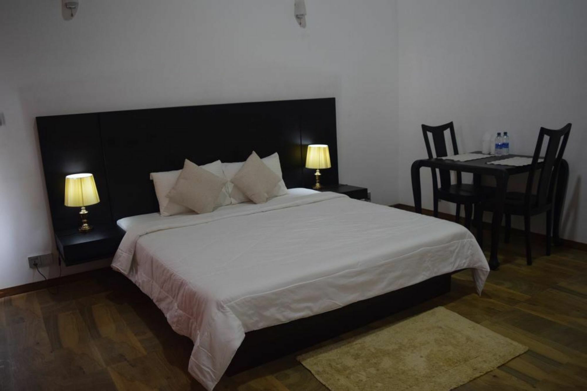Bee View Home Stay Канди Экстерьер фото