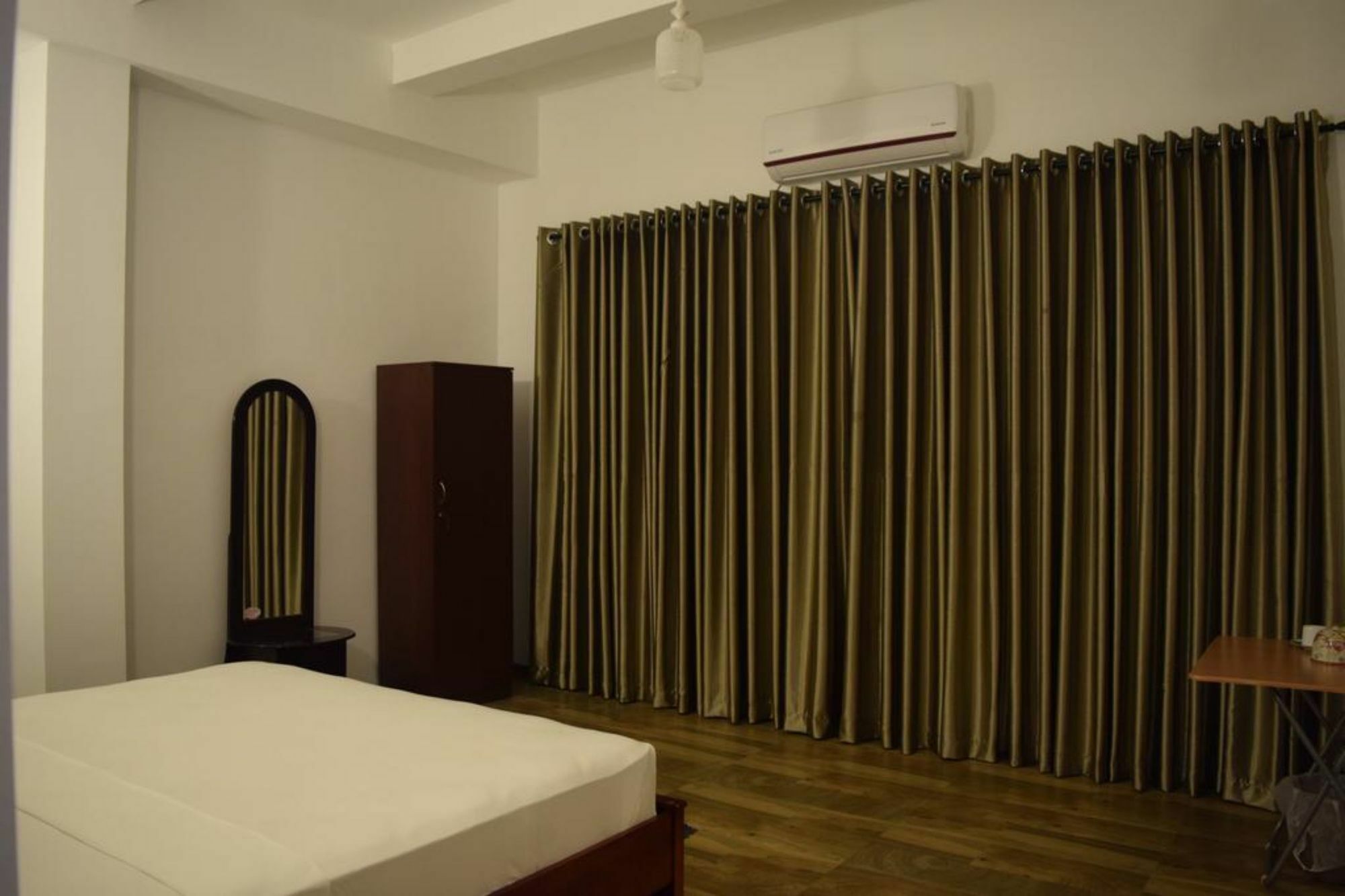 Bee View Home Stay Канди Экстерьер фото